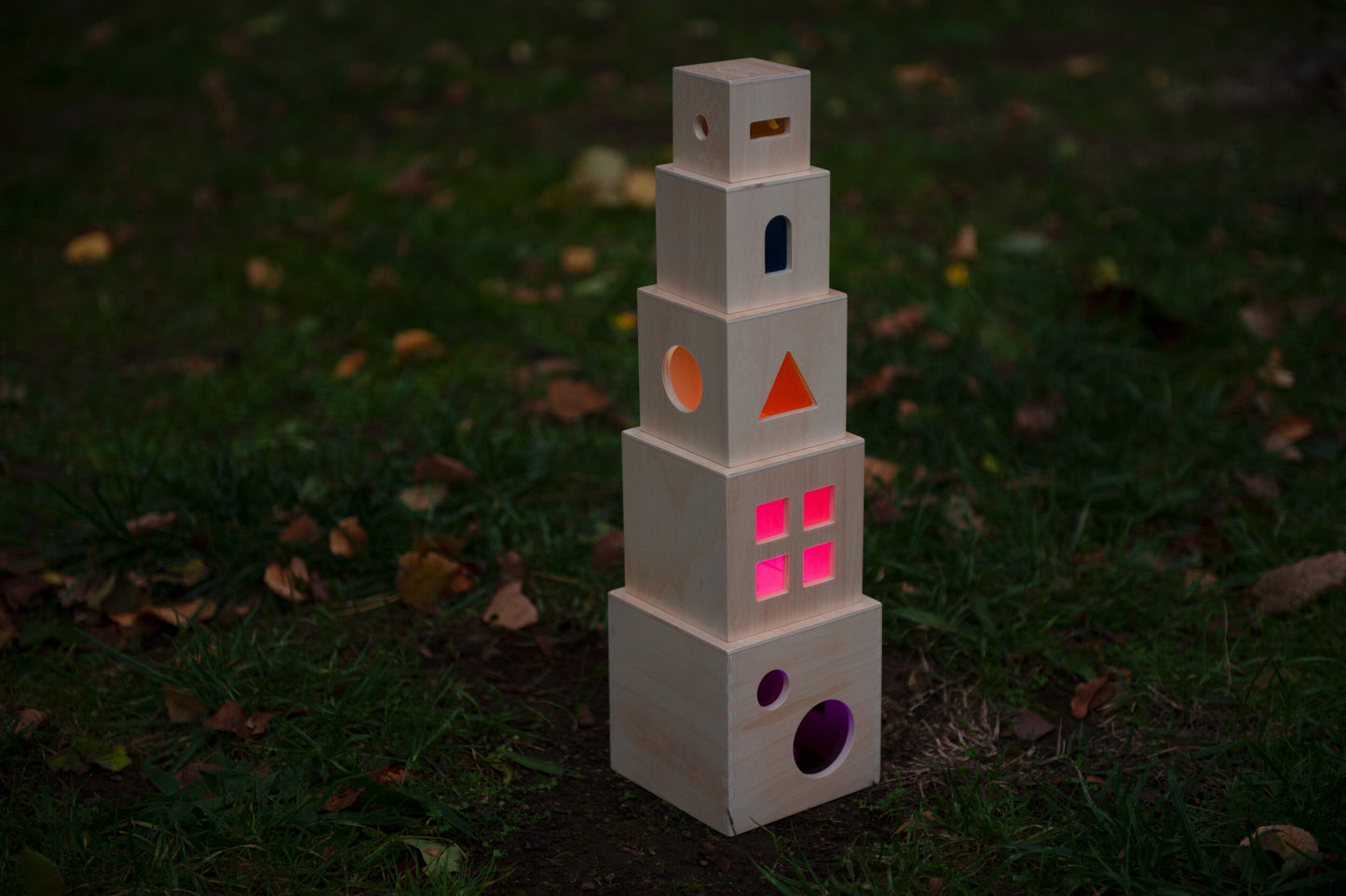 CUBOS APILABLES TRANSLÚCIDOS / TRANSLUCENT STACKING CUBES / transparencias / mesas de luz