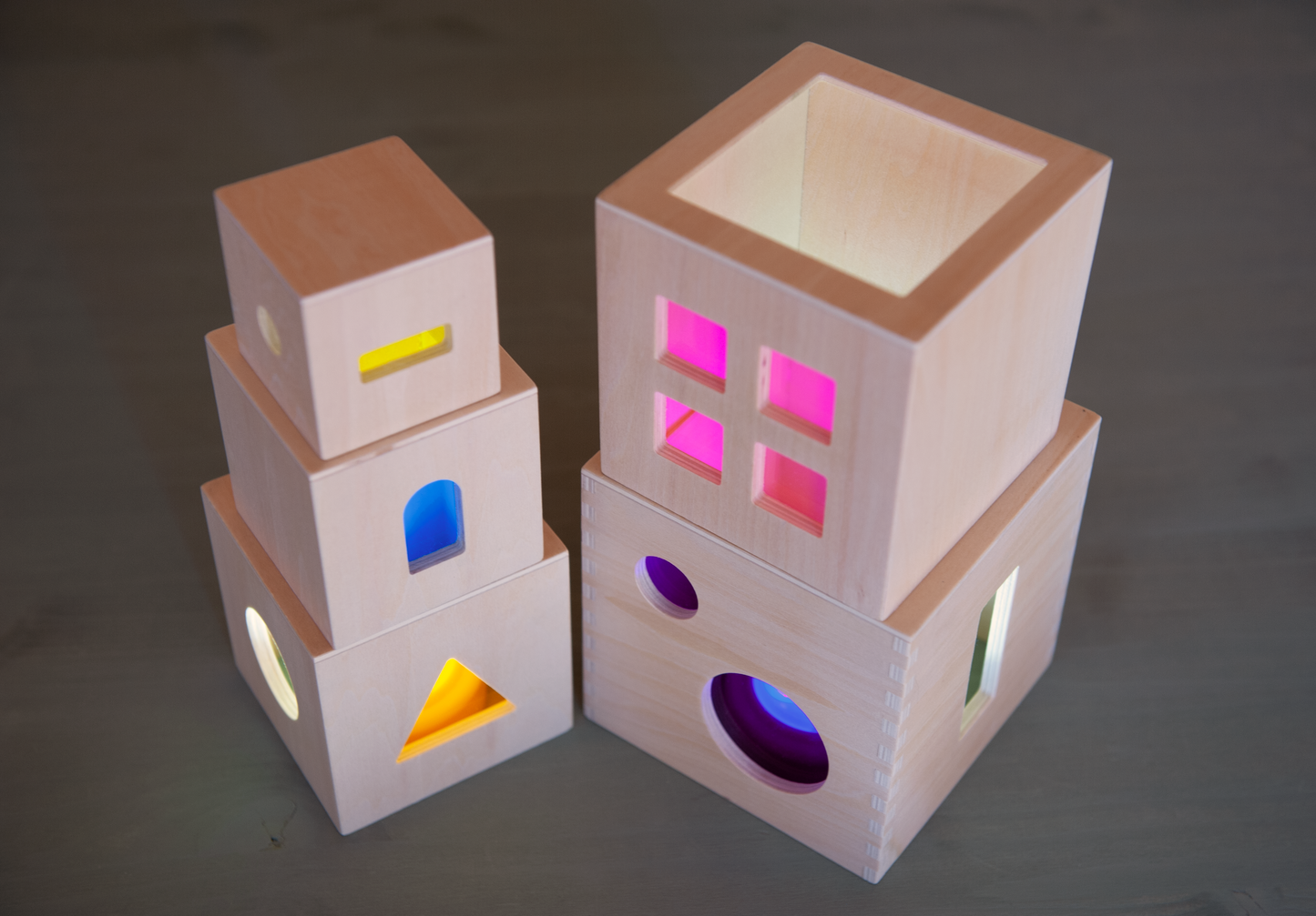CUBOS APILABLES TRANSLÚCIDOS / TRANSLUCENT STACKING CUBES / transparencias / mesas de luz