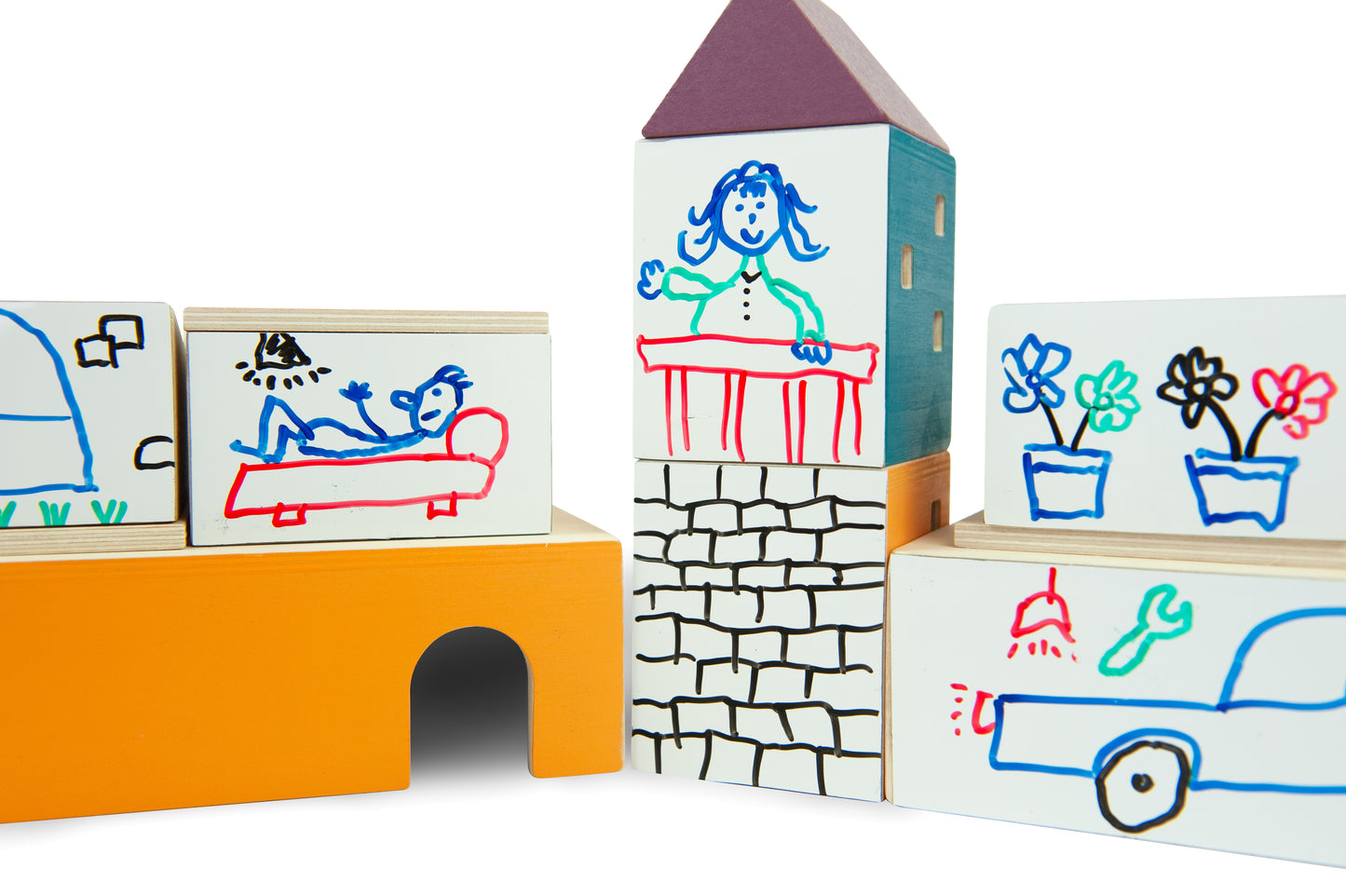 CITY WALLS / Muros de la Ciudad / Casitas de madera con pizarra magnética / Juego con mesas de luz