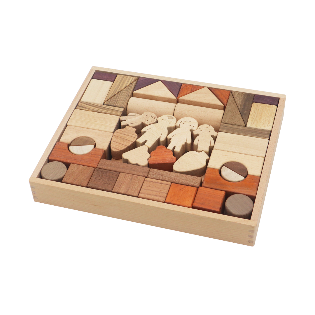 WOODEN TOWN / Pueblo de madera / Piezas de madera para construir / Juego de construcción creativa