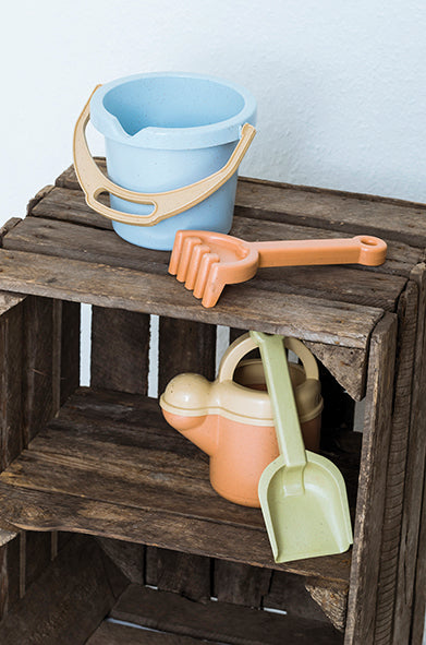 BUCKET SET - BIO / SET DE CUBO BIO / cubo de playa y arena / pala y rastrillo
