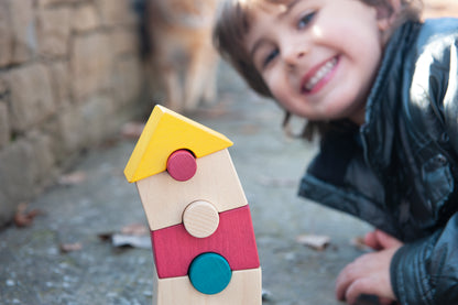 Stacking Tower / Torre apilable de madera