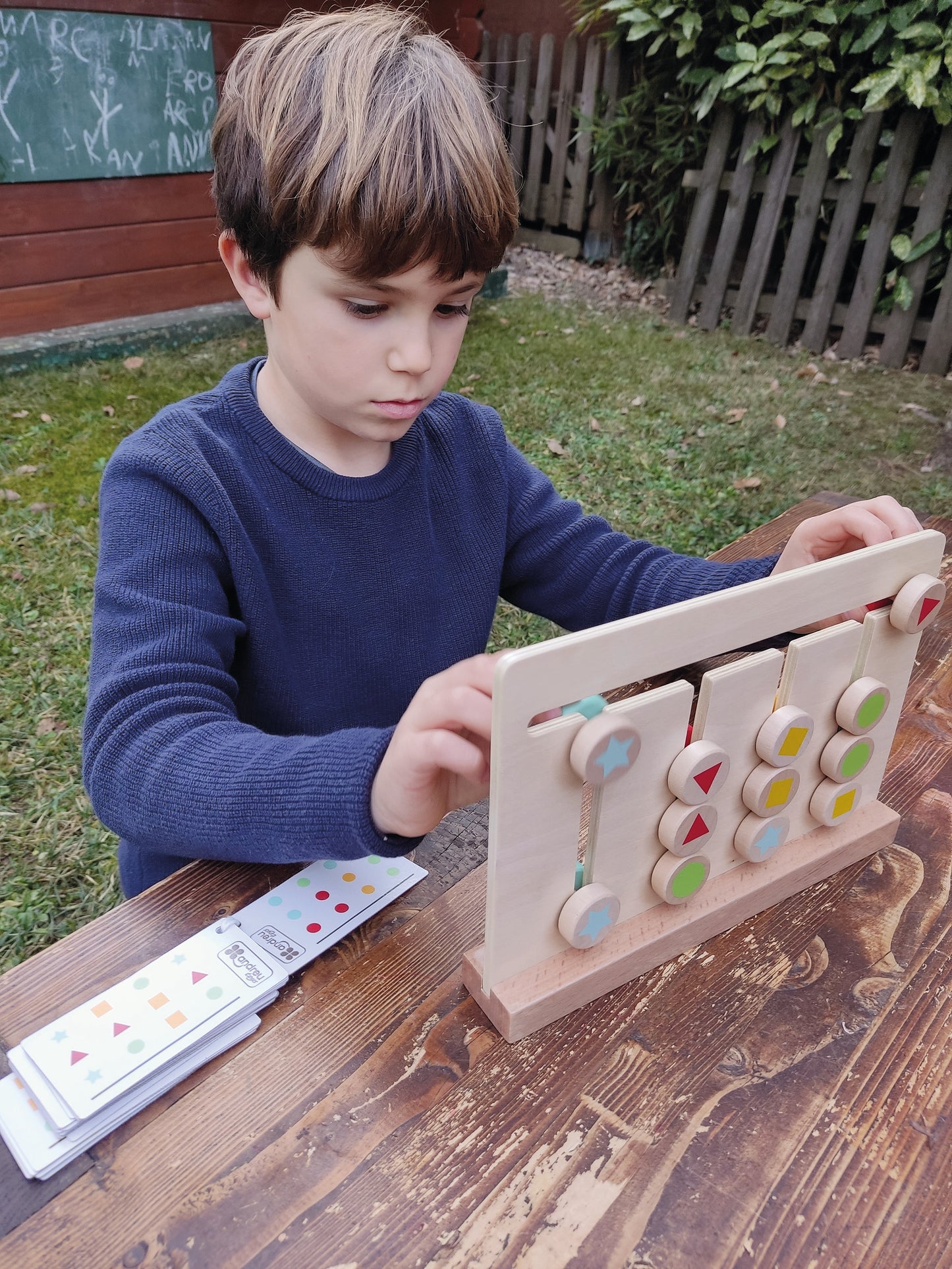 Matching Colours & Shapes / Encaja Formas i Colores de madera